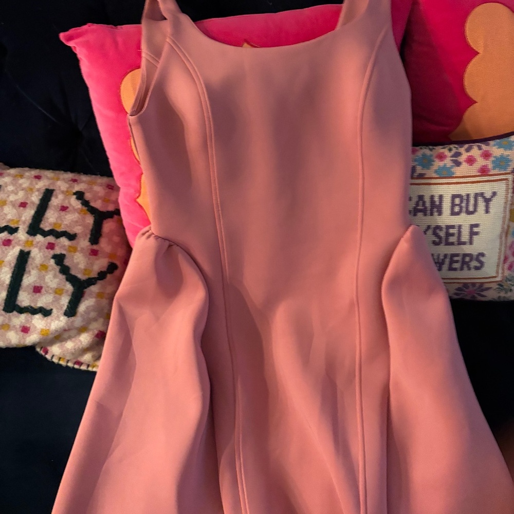 Pretty dress!